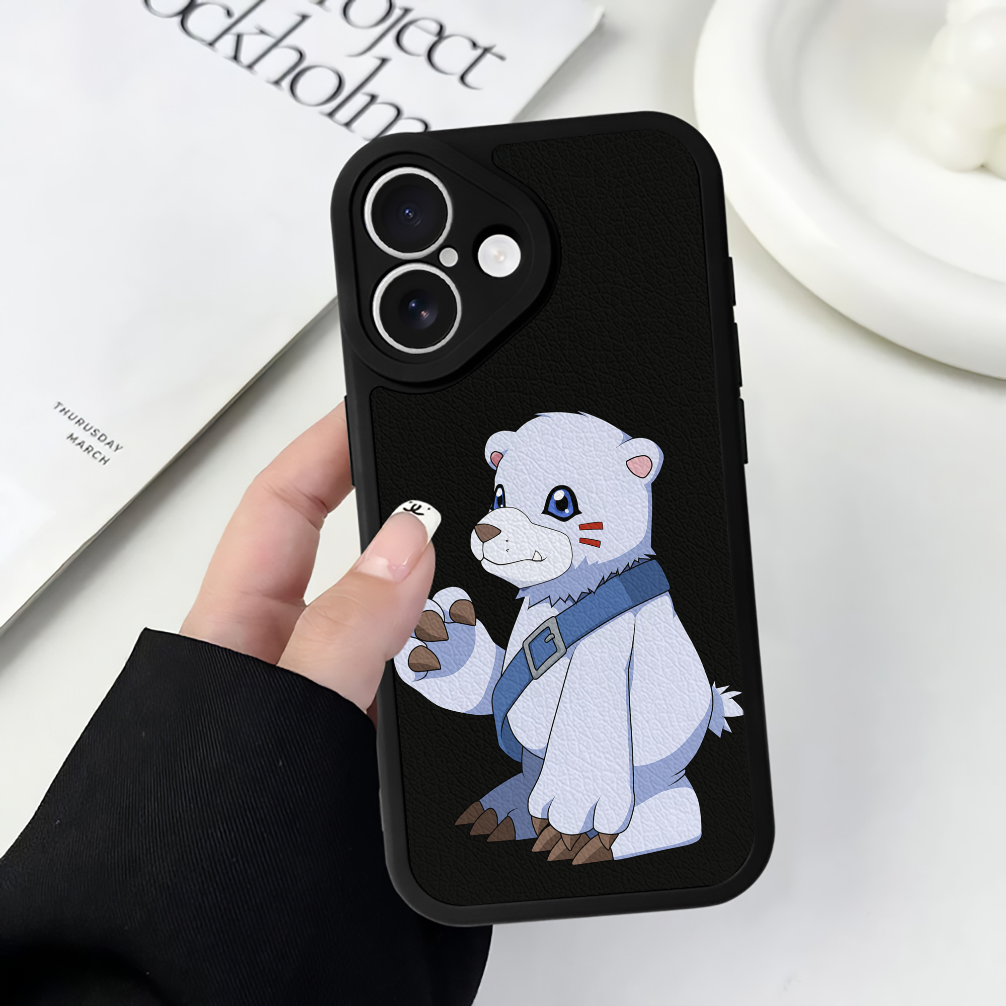 （画像用） Digimon デジタルモンスター/デジモン 【iPhone 16シリーズ対応】シリコンスマホケース（レザー調） 材質：シリコン